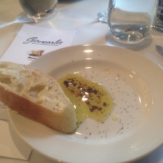 9/22/2012 tarihinde Maria M.ziyaretçi tarafından Giancarlo’s Sicilian Steakhouse'de çekilen fotoğraf