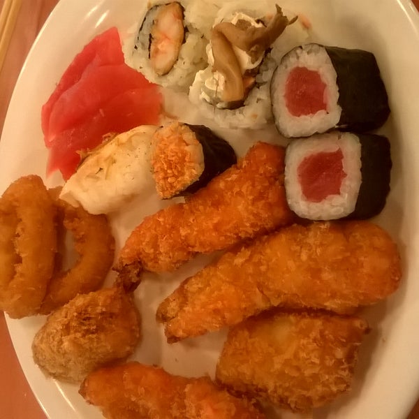 รูปภาพถ่ายที่ Sushi Isao โดย Priscila A. เมื่อ 6/15/2016