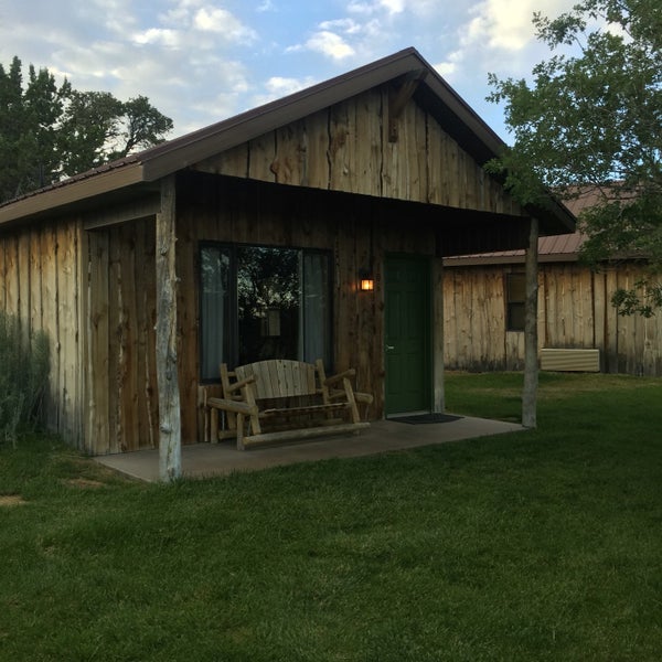 Foto diambil di Zion Mountain Ranch oleh Alizé ✨ pada 6/14/2016