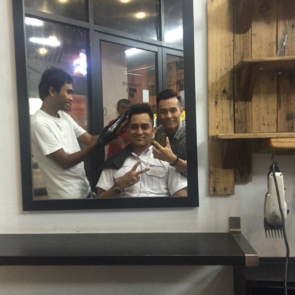 6/1/2015에 Ahmad Farouk님이 Zenon Barbershop에서 찍은 사진