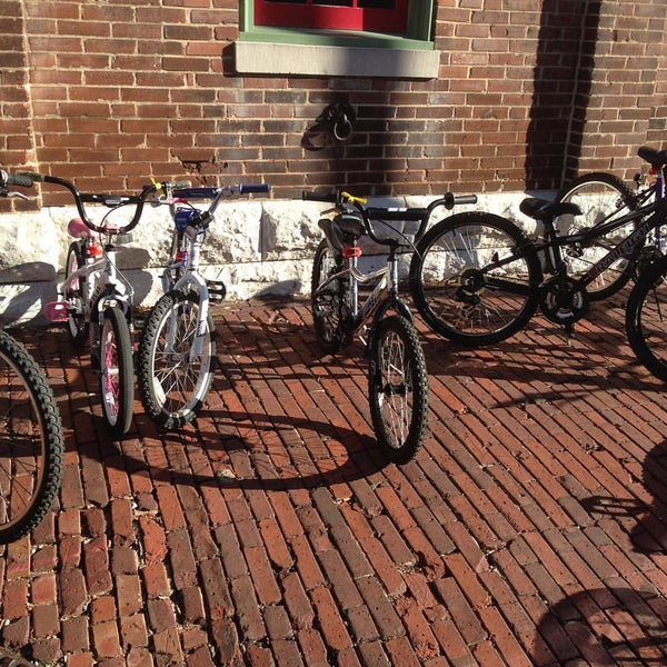 St. Louis Bicycle Works Bicycle Store in Saint Louis