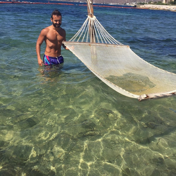 Photo taken at Çilek Beach Club by Ateş on 9/16/2016