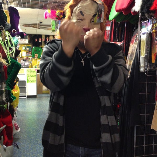 2/20/2013 tarihinde Erika E.ziyaretçi tarafından Easley&#39;s Fun Shop'de çekilen fotoğraf
