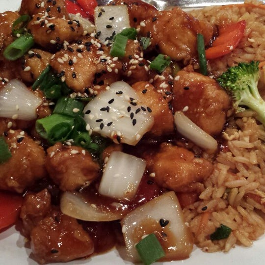 Photo taken at Pei Wei by Laura R. on 5/31/2014