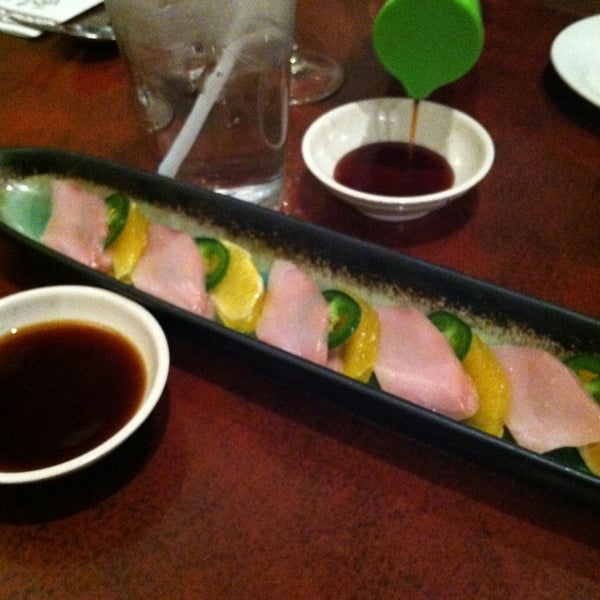 3/28/2013에 Matt F.님이 YoiYoi Steakhouse &amp; Sushi에서 찍은 사진