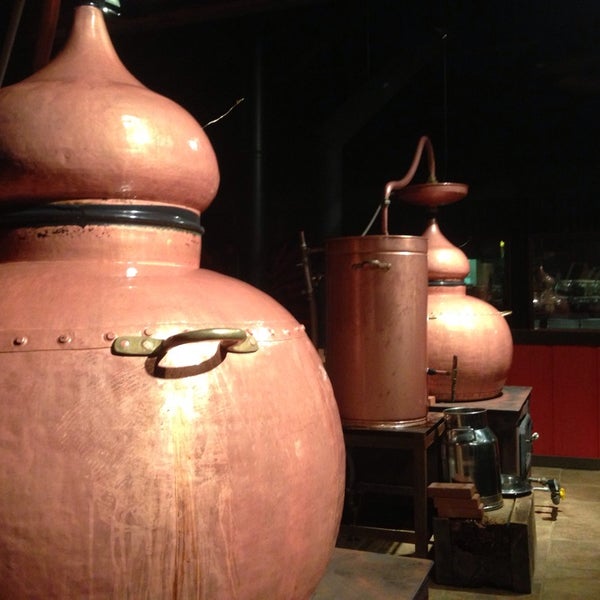 Снимок сделан в Montanya Distillers пользователем José S. 9/16/2013