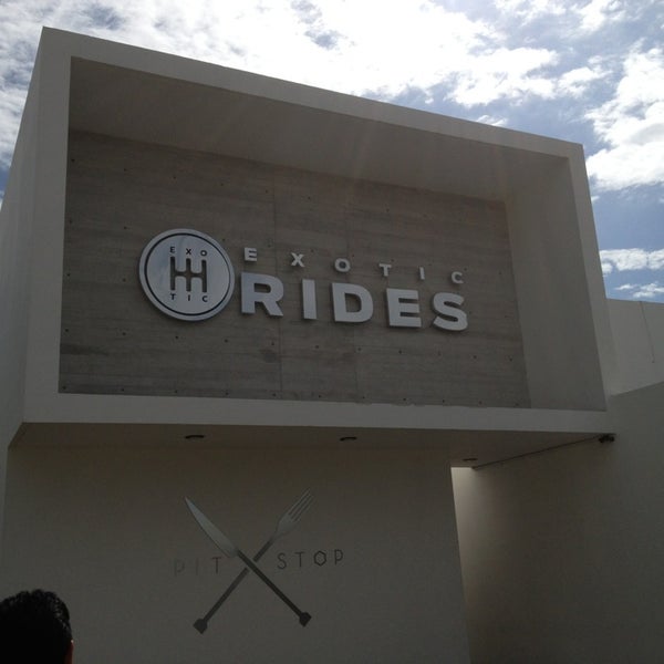 2/15/2013にJosé S.がExotic Rides Méxicoで撮った写真