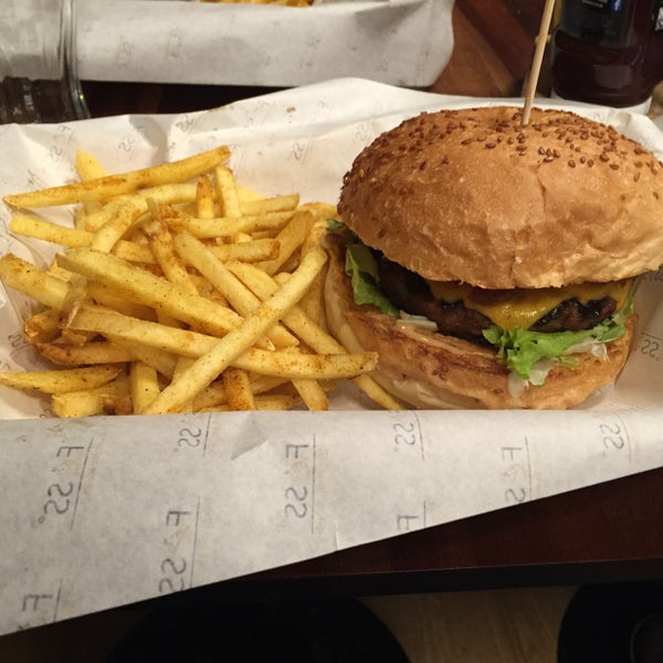 Photo taken at Fess Burger by Ersan Ç. on 1/25/2016