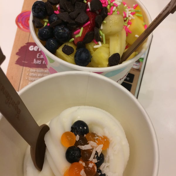 Yogurtland East Hollywood 3 tips from 276 visitors