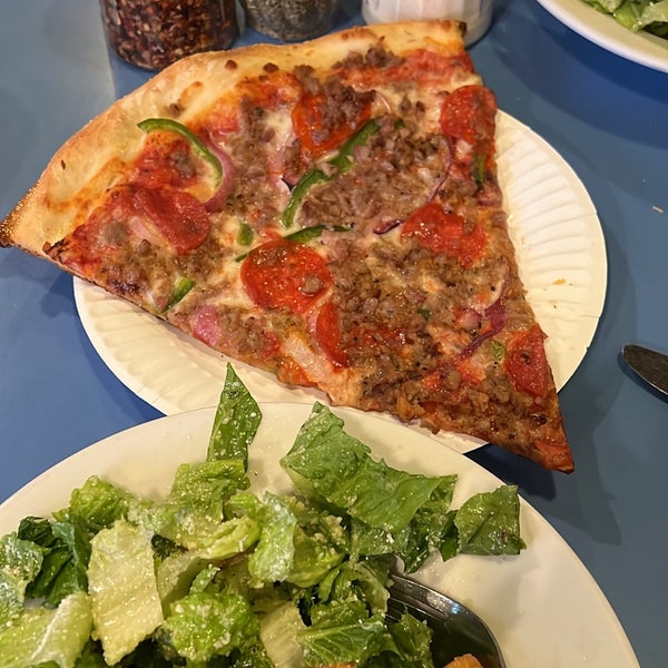 12/3/2023 tarihinde Steff C.ziyaretçi tarafından Za Pizza'de çekilen fotoğraf