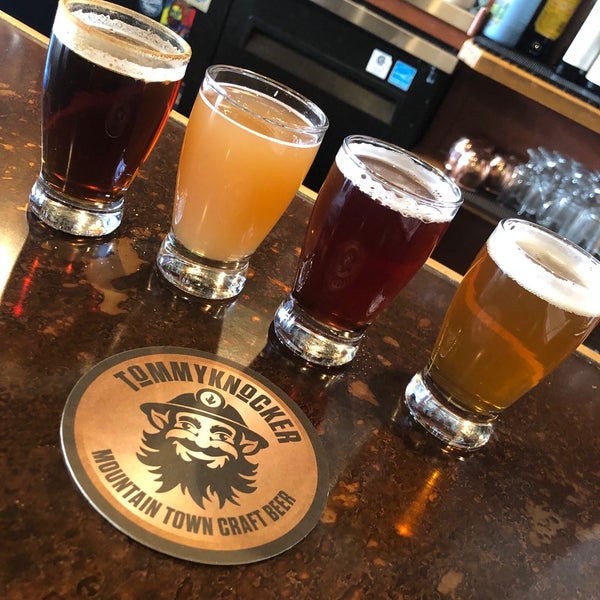 รูปภาพถ่ายที่ Tommyknocker Brewery &amp; Pub โดย Shiloh S. เมื่อ 10/7/2019