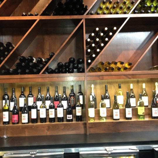 Das Foto wurde bei EdgeWild Restaurant &amp; Winery von Keithen am 12/14/2012 aufgenommen