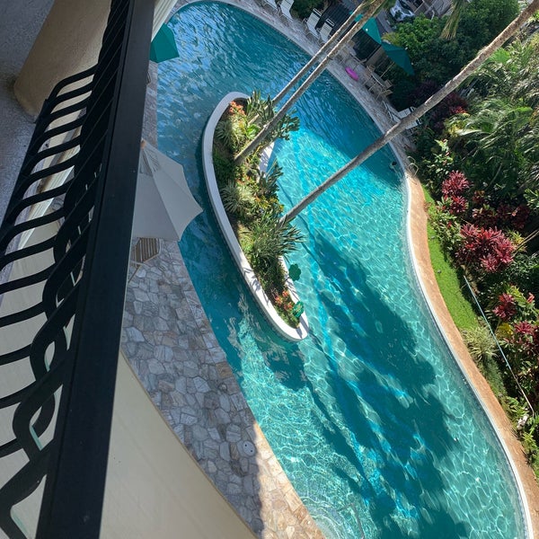 Foto scattata a Waikiki Sand Villa Hotel da 嘉豪 徐. il 4/6/2019
