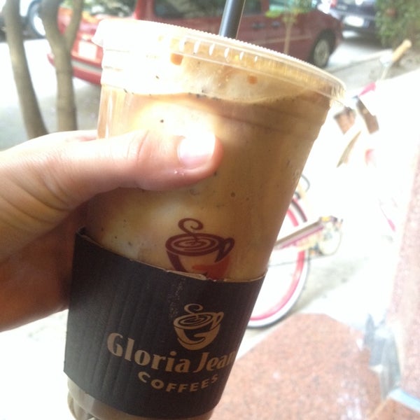 Photo taken at Gloria Jean&#39;s Coffees by Alessandra C. on 3/15/2014