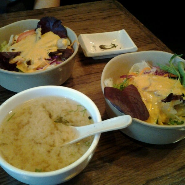 Photo taken at Sakura Garden Japanese Cuisine by Vish on 6/27/2013