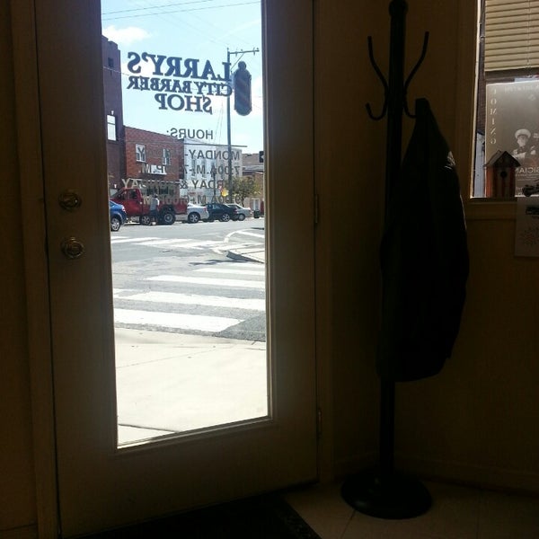 Larry's City Barber Shop Quantico Station 4 visitors