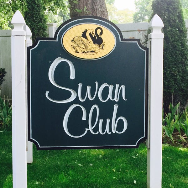 Foto tomada en Swan Club On The Harbor  por Rich K. el 6/4/2015