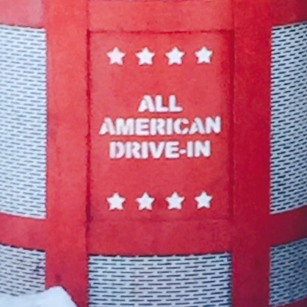 Foto tirada no(a) All American Hamburger Drive In por Rich K. em 12/24/2016