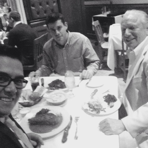 10/3/2014 tarihinde Rich K.ziyaretçi tarafından Bobby Van&#39;s Steakhouse'de çekilen fotoğraf