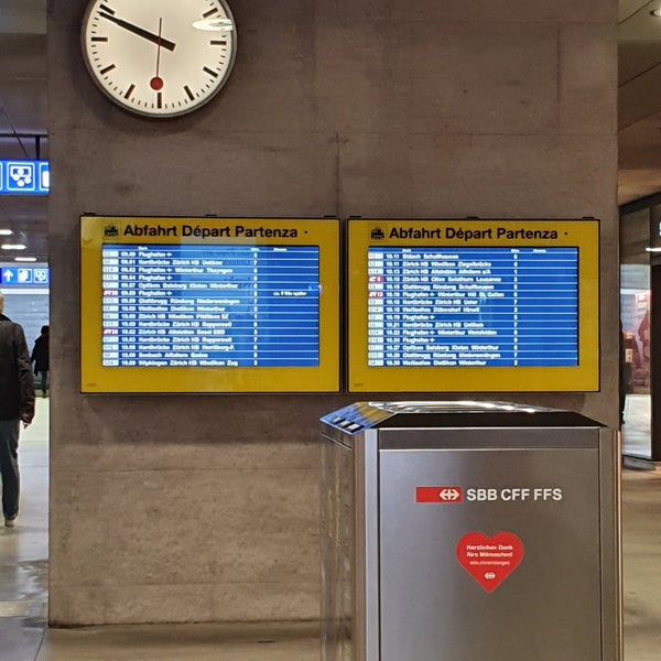 Foto tirada no(a) Bahnhof Oerlikon por Fery A. em 10/5/2019