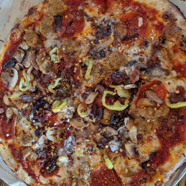 12/9/2019 tarihinde J L.ziyaretçi tarafından Blaze Pizza'de çekilen fotoğraf