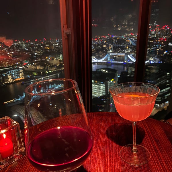 Photo taken at Oblix at The Shard by Brian S. on 12/8/2023