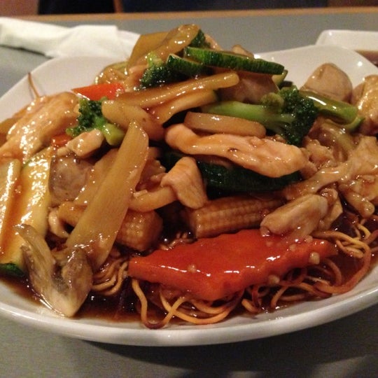 E Noodles & Co. 400 20th Ave S