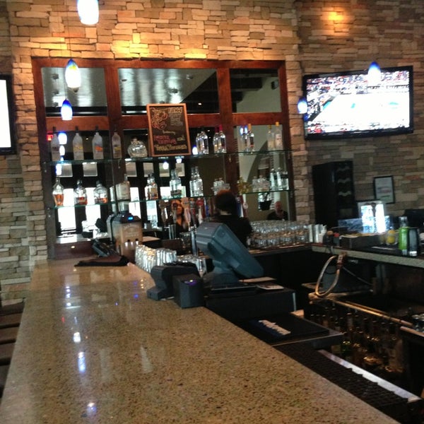 รูปภาพถ่ายที่ One2One Restaurant and Bar โดย John B. เมื่อ 3/23/2013