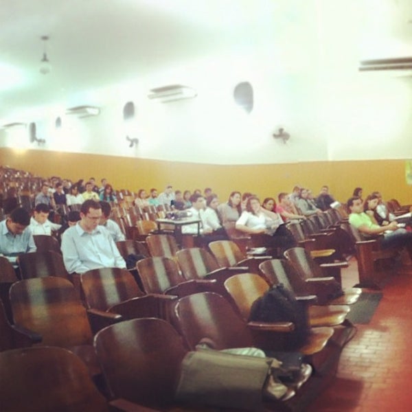 6/10/2013にRafael R.がFAFICA - Faculdade de Filosofia, Ciências e Letras de Caruaruで撮った写真