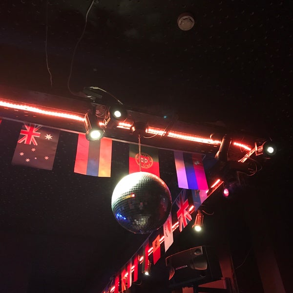 Photo taken at Bar TR3S Lisboa by Eduardo G. on 5/18/2018