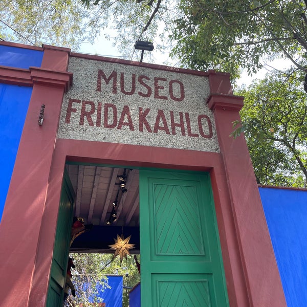 Снимок сделан в Museo Frida Kahlo пользователем Eduardo G. 5/11/2023