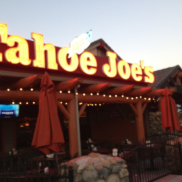 6/29/2013 tarihinde Laniziyaretçi tarafından Tahoe Joe&#39;s'de çekilen fotoğraf