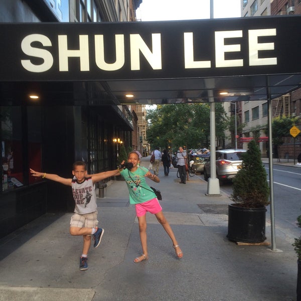 รูปภาพถ่ายที่ Shun Lee โดย Shannon P. เมื่อ 6/20/2016