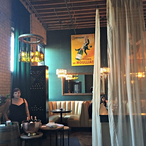 Stem Wine Bar & Eatery University 3 tips