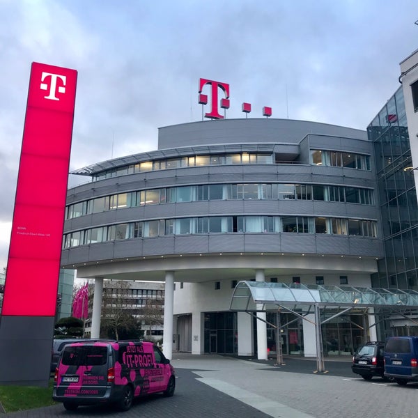 รูปภาพถ่ายที่ Deutsche Telekom โดย Evgeny I. เมื่อ 12/19/2018