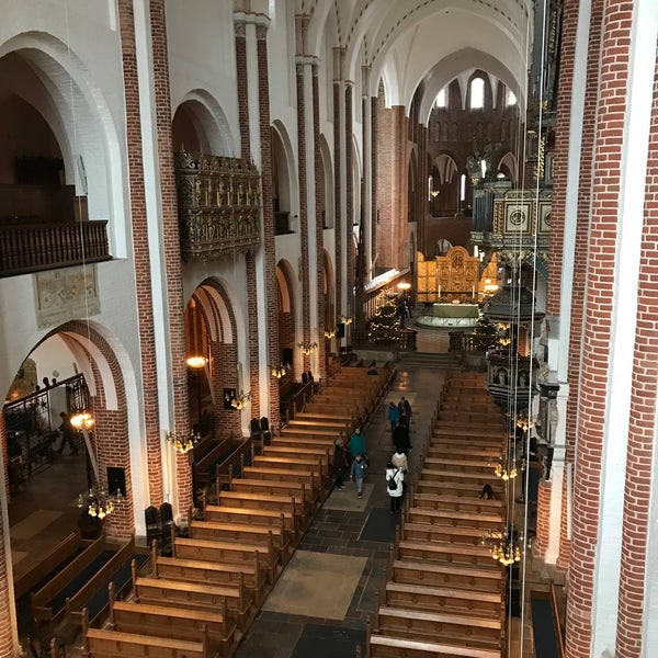Foto diambil di Roskilde Domkirke | Roskilde Cathedral oleh Evgeny I. pada 12/28/2019
