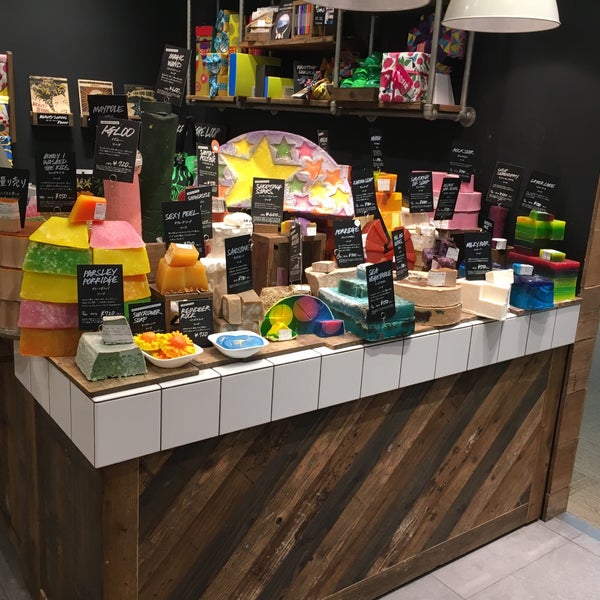 Photos At Lush イオンモール鹿児島店 29 Visitors