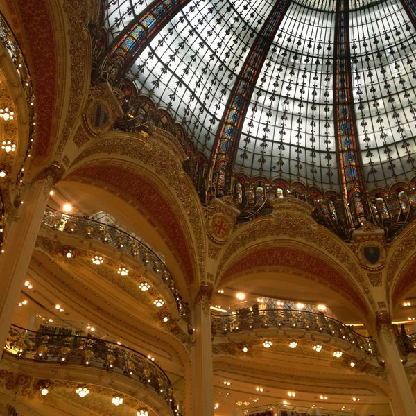 Photo taken at Galeries Lafayette Haussmann by Aaron A. on 4/15/2013