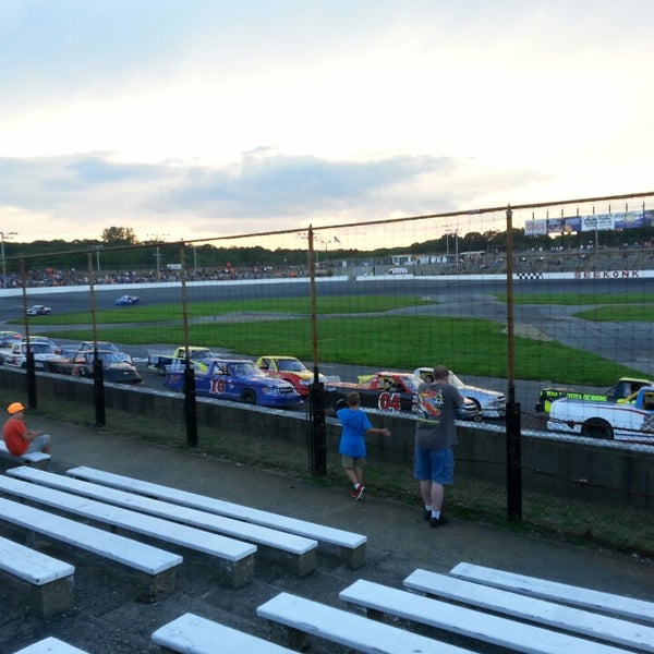 Снимок сделан в Seekonk Speedway пользователем James B. 8/3/2013