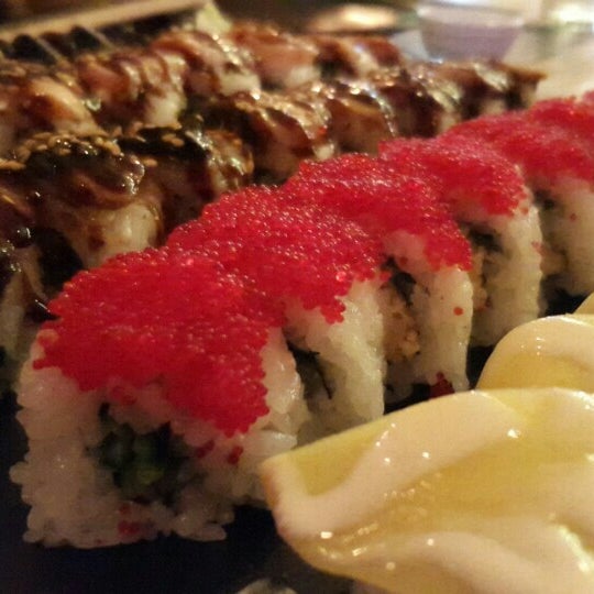 รูปภาพถ่ายที่ Hōmu Sushi Bar โดย Katerina S. เมื่อ 6/10/2016