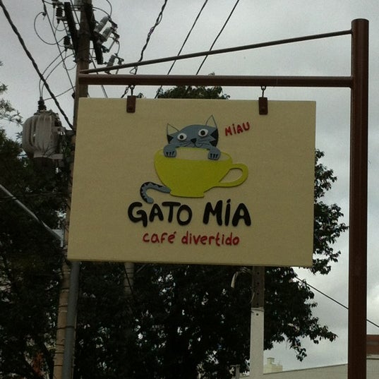10/13/2012 tarihinde Daniela M.ziyaretçi tarafından Gato Mia Café'de çekilen fotoğraf