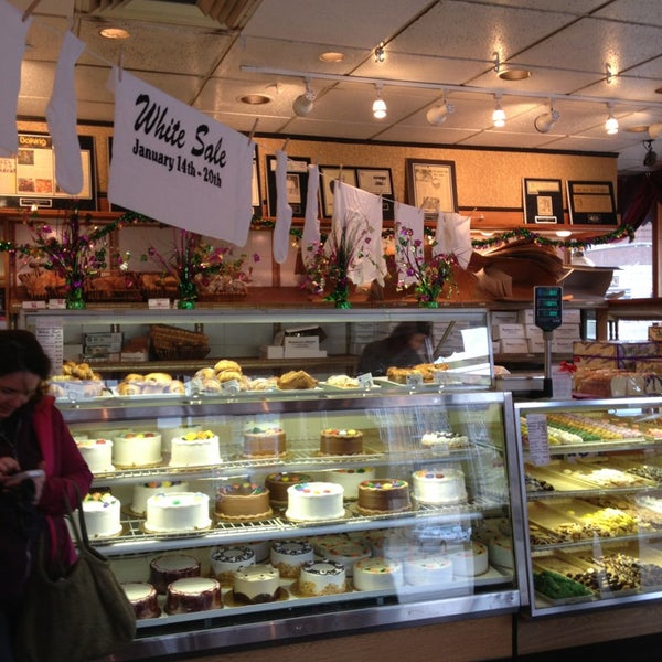 Das Foto wurde bei Bennison&#39;s Bakery von Dalia G. am 1/13/2013 aufgenommen