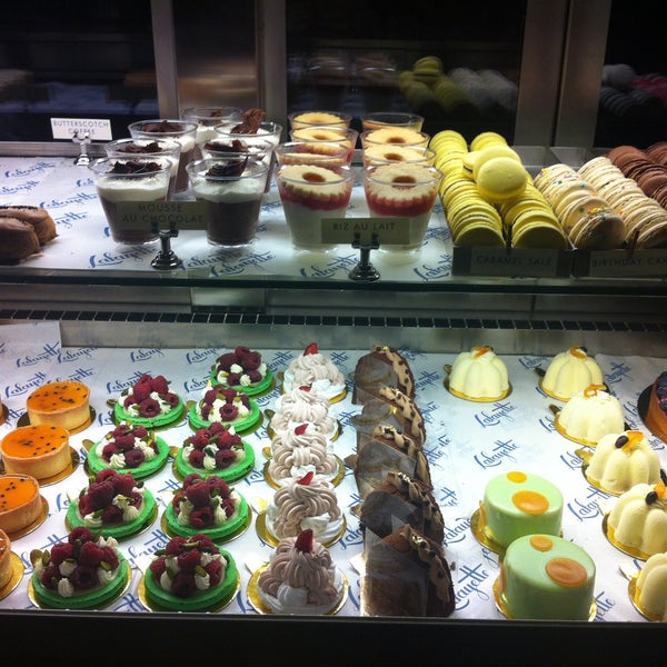 4/18/2013에 Mooz L.님이 Lafayette Grand Café &amp; Bakery에서 찍은 사진