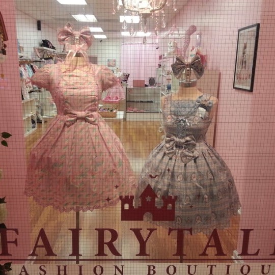 Foto scattata a Fairytale Boutique da Miki il 9/24/2012