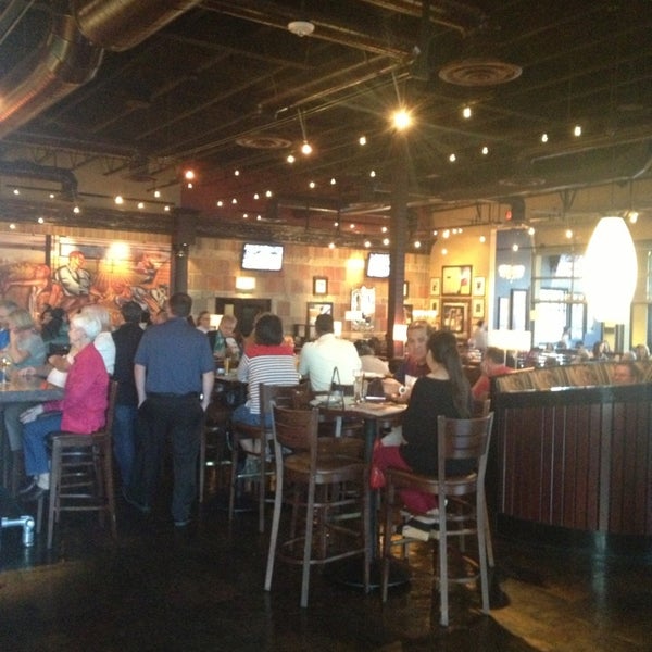 Photo taken at BJ&#39;s Restaurant &amp; Brewhouse by Scott F. on 3/15/2014