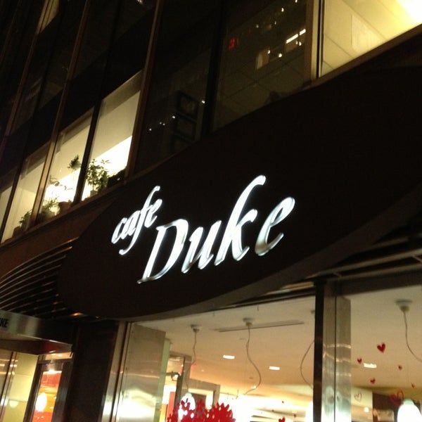 รูปภาพถ่ายที่ Café Duke โดย Scott F. เมื่อ 3/8/2014