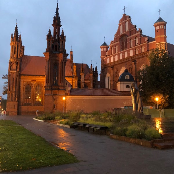 รูปภาพถ่ายที่ Šv. Onos bažnyčia | St. Anne&#39;s Church โดย Vika A. เมื่อ 9/19/2021