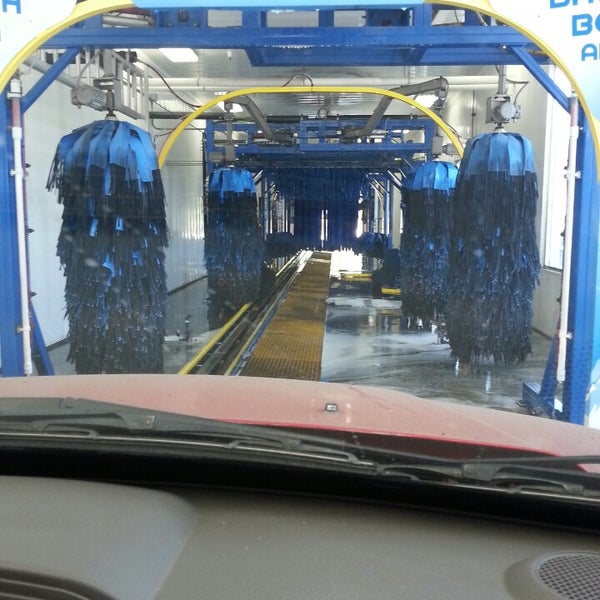 9/21/2013에 Kelly R.님이 LBG Express Car Wash에서 찍은 사진