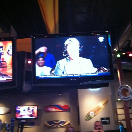 Foto diambil di Lakeside Bar and Grill oleh Sheila pada 11/22/2012