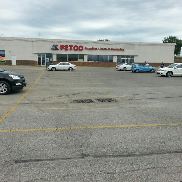 Petco 1311 E Army Post Rd